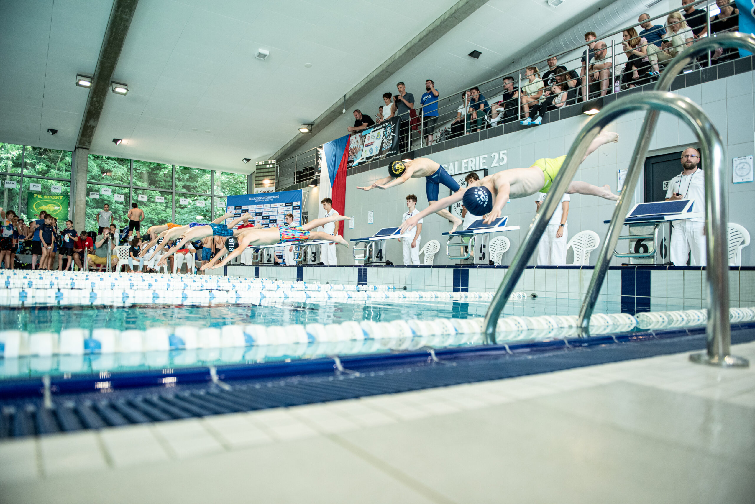 PKJH zazářil na Pohárech Čech! 🏊‍♀️💙 Medaile, osobáky i obrovská zlepšení